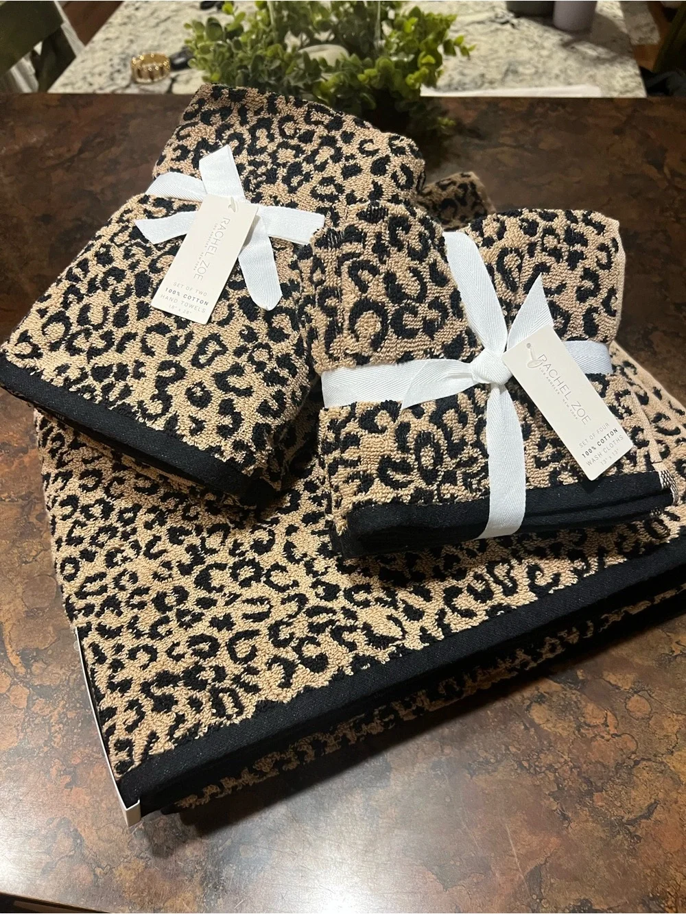 Rachel Zoe 8 Pc Towel Set Leopard Cheetah Animal Print Bath / Hand / Wash Cloths